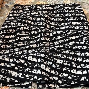 White House Black Market Monochrome Floral Skirt